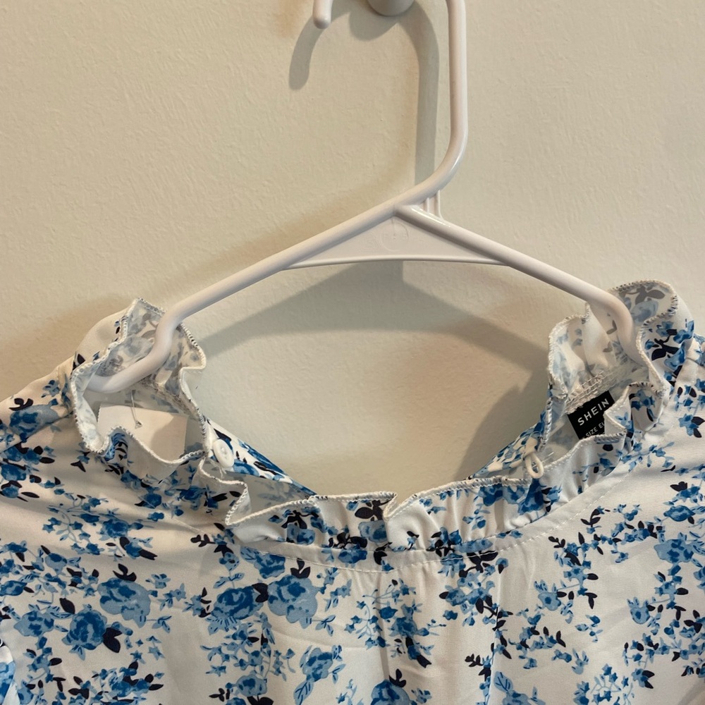 SHEIN Blue Floral Ruffle Top - Picture 5 of 9